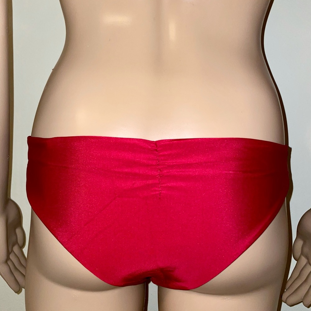 Bikini - Picture 7 of 7